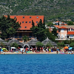 tribunj-boote-mieten-apartmani